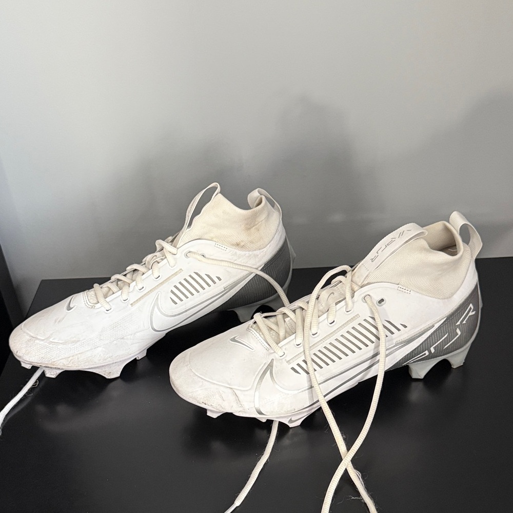 Nike Vapor White Football Cleats - Picture 2 of 3